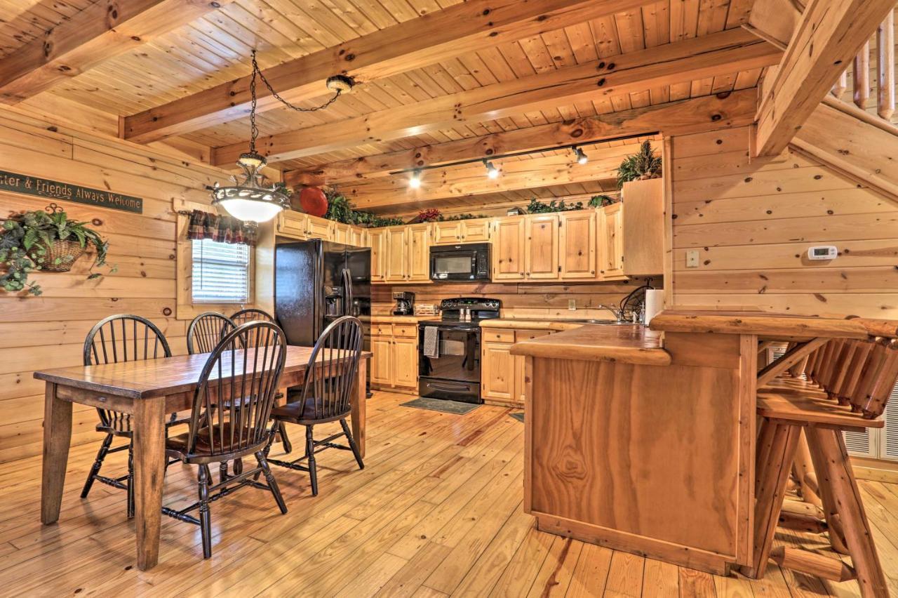 Pigeon Forge Cabin With Games, 1 Mi To Parkway! Exterior photo