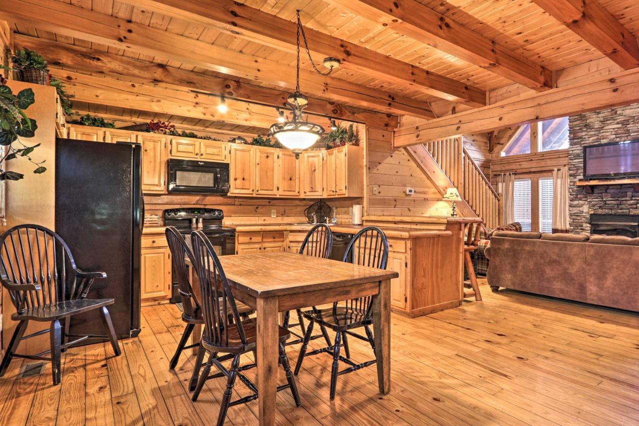 Pigeon Forge Cabin With Games, 1 Mi To Parkway! Exterior photo