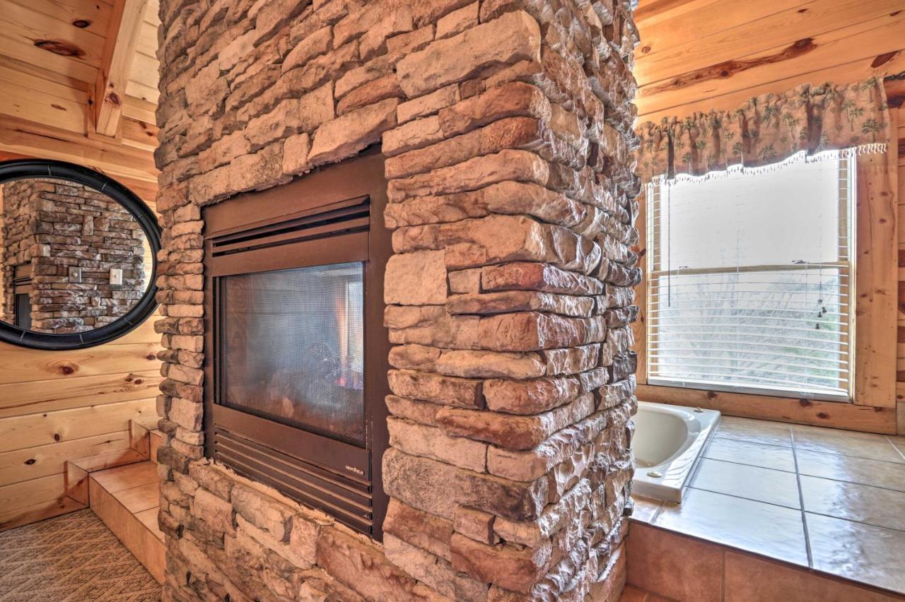 Pigeon Forge Cabin With Games, 1 Mi To Parkway! Exterior photo